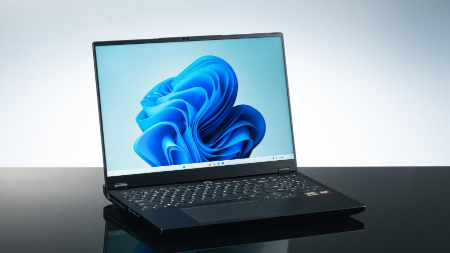 旗舰级AI智能体全能笔记本，雷神AI Master M7000移动工作站测评