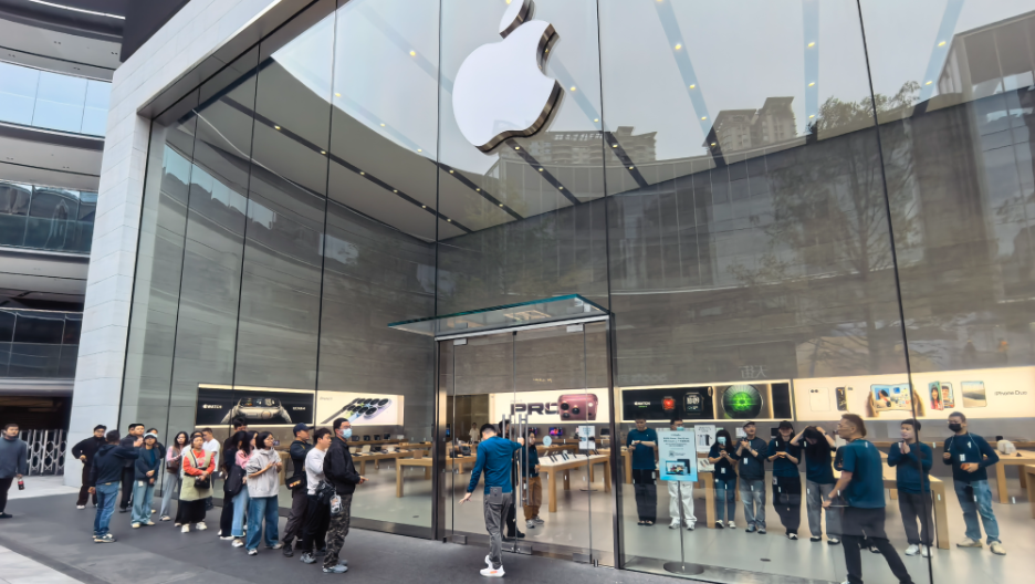 iPhone Duo首销探店：早上加价3000元，中午就不收了？