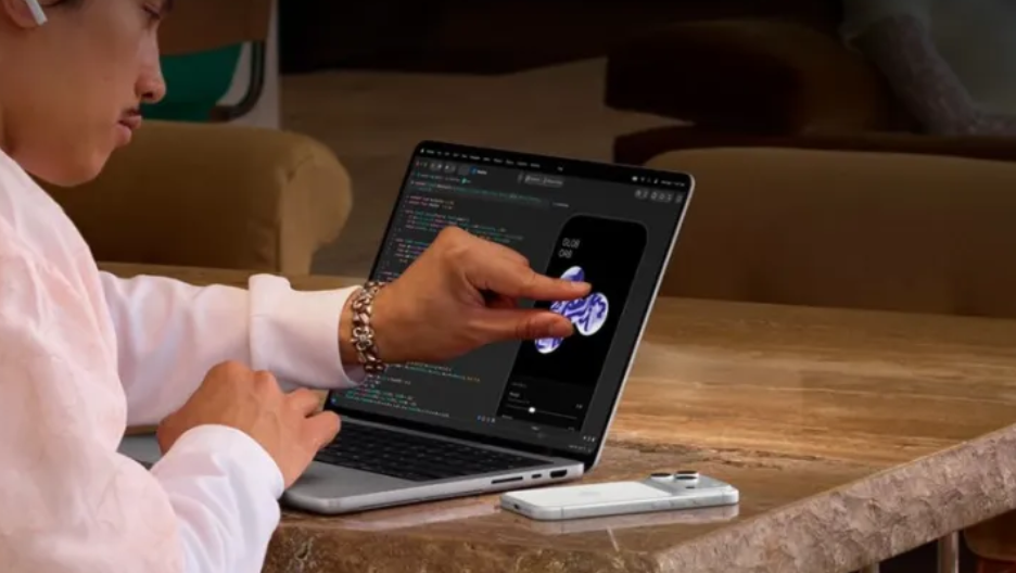 触控MacBook Pro发布，屏幕太牛了，Logo还会亮